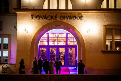 Slovácké divadlo slaví 80: chystá týden plný dárků